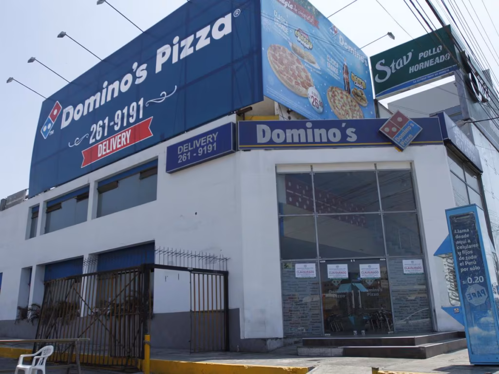 Fracasos de prensa: El Caso de Domino's en Perú que llevó a perder la franquicia.